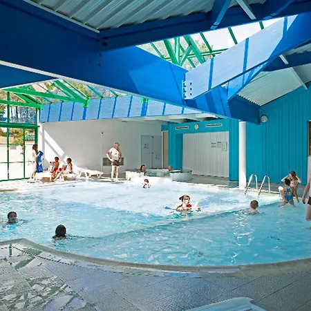 Confortable - 4 Pers. - Api-1-52-2527 Kamp alanı Saint-Hilaire-de-Riez
